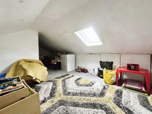 Attic Room- click for photo gallery